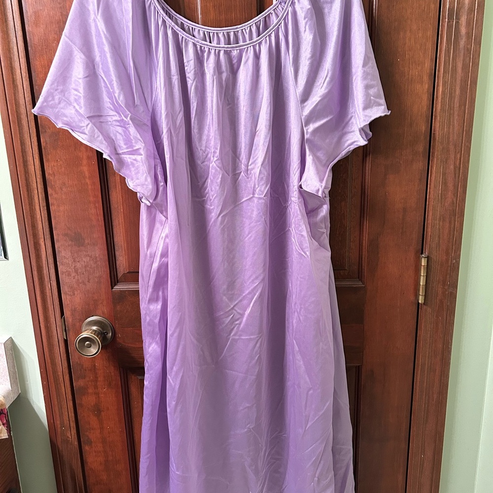 Lasting Comfort VTG Purple Nylon nigh with Flutter Sleeves and Scoop Neckline